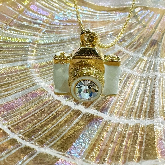 Camera necklace - Picture 4 of 5